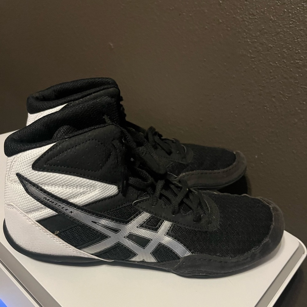 ASICS matflex wrestling shoes